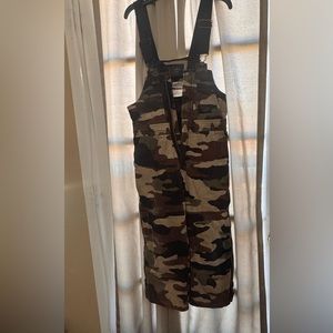 Camo insulted bib for boys/youth